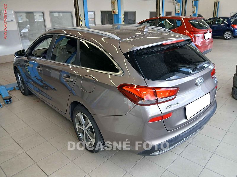 Hyundai i30 (2020) 1.6CRDi, 1.maj,ČR, servis - fotka 2 z 3