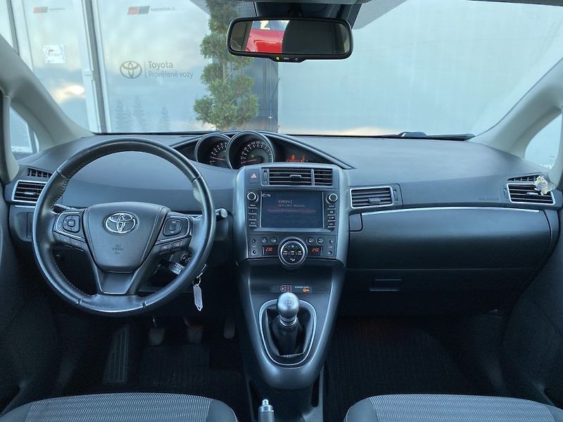 Toyota Verso 1.8i, ČR, Active Trend, tažné - fotka 12 z 32