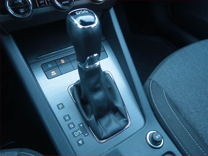 Škoda Octavia (2019) 1.5 TSI, Automat, Tempomat - fotka 13 z 19