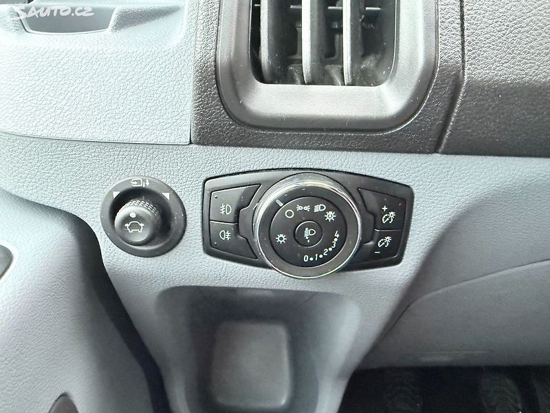 Ford Transit 2.0 L3H2 96kW - fotka 20 z 25