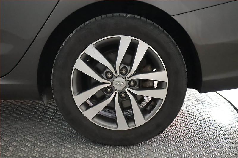 Hyundai i30 (2019) Family 1.4 T-GDI, Serv.kniha - fotka 15 z 22
