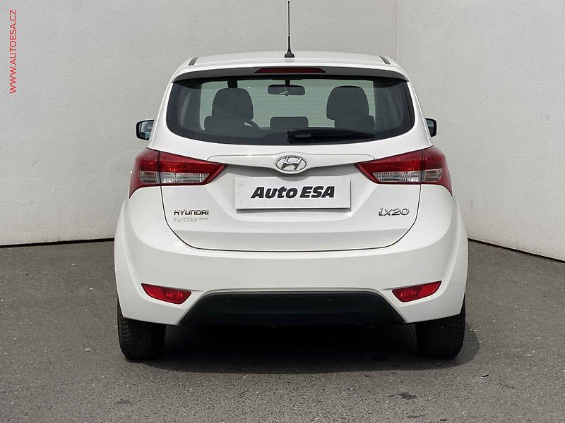 Hyundai ix20 (2013) 1.4i, AC, +kola - fotka 5 z 15