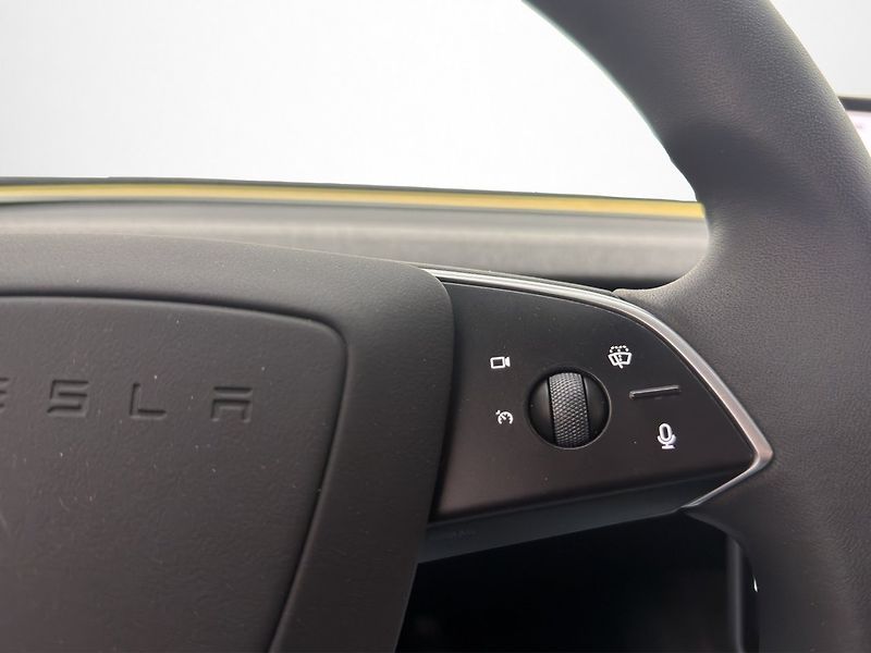 Tesla Model 3 Long Range AWD Highland - fotka 17 z 26