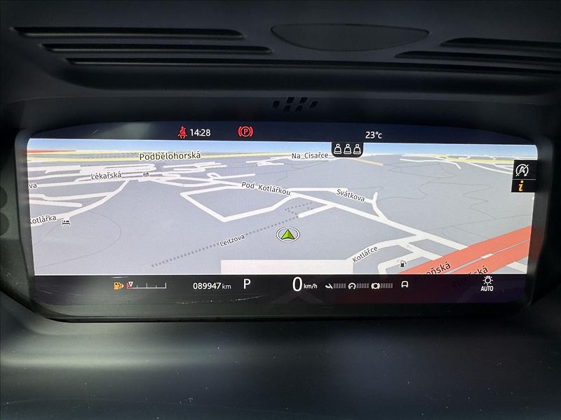 Land Rover Discovery Sport 2,0 D150 SE 4WD AT DPH - fotka 16 z 27