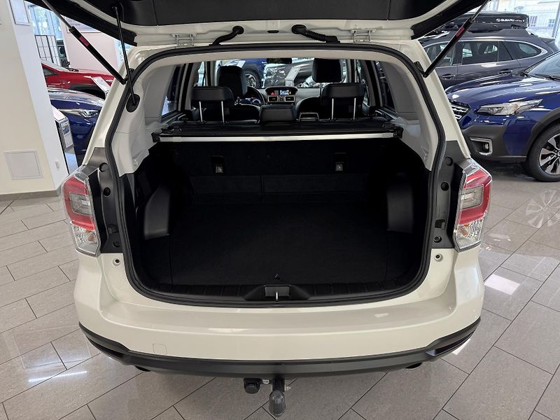 Subaru Forester 2.0XT Comfort, CZ, Perfektní - fotka 17 z 49