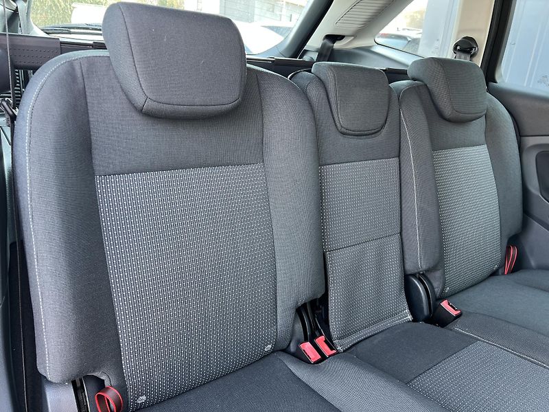 Ford Grand C-MAX 1.6HDi 7MÍST ČR odp.DPH - fotka 28 z 41