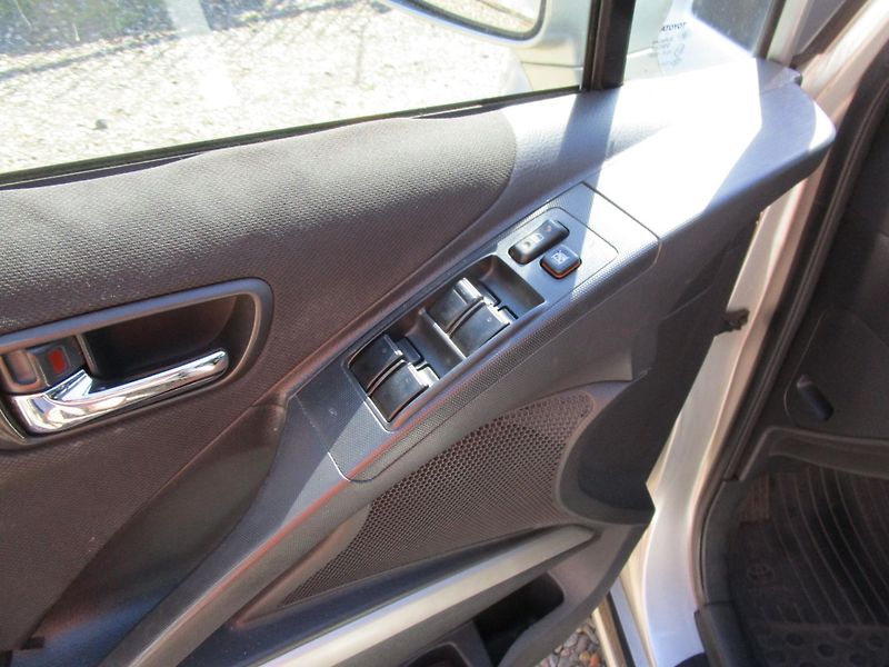 Toyota Corolla Verso 2,0D-85KW - fotka 10 z 17