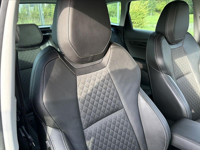 Škoda Karoq 2,0 TDI 110 kW DSG DPH ČR - fotka 24 z 35