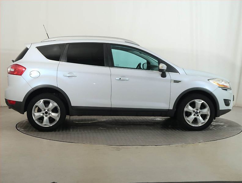 Ford Kuga (2009) 2.0 TDCi, 4X4, Navi, Tempomat - fotka 6 z 12