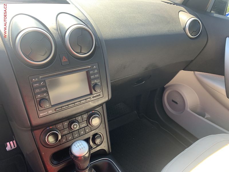 Nissan Qashqai (2013) 1.6dCi, Tekna, kůže, panor - fotka 14 z 20