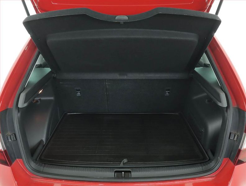 Škoda Rapid (2017) Spaceback 1.2 TSI, Serv.kniha - fotka 13 z 16