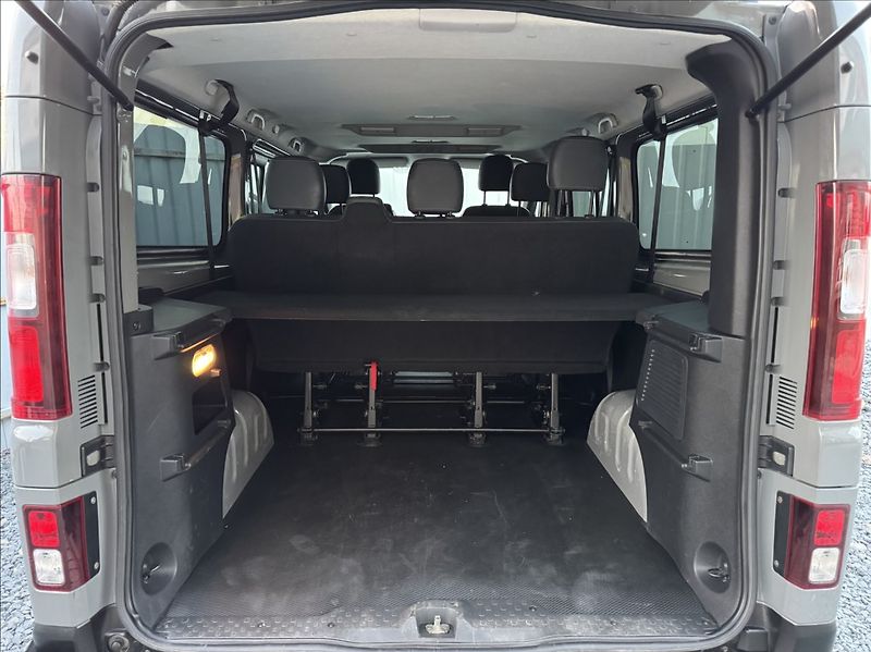 Renault Trafic 1,6 DCi 8míst WEBASTO tažné ČR - fotka 17 z 50