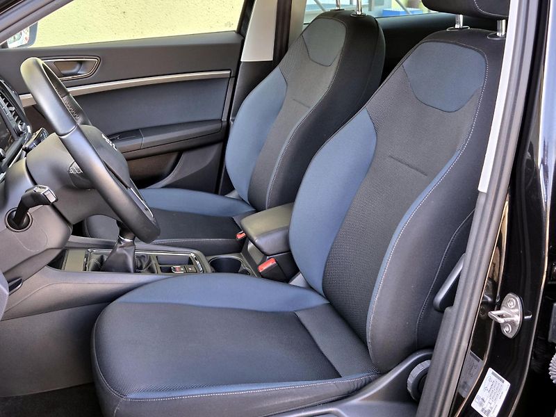 Seat Ateca 1,6TDi STYLE, SERV.KN. 1.maj   - fotka 33 z 49