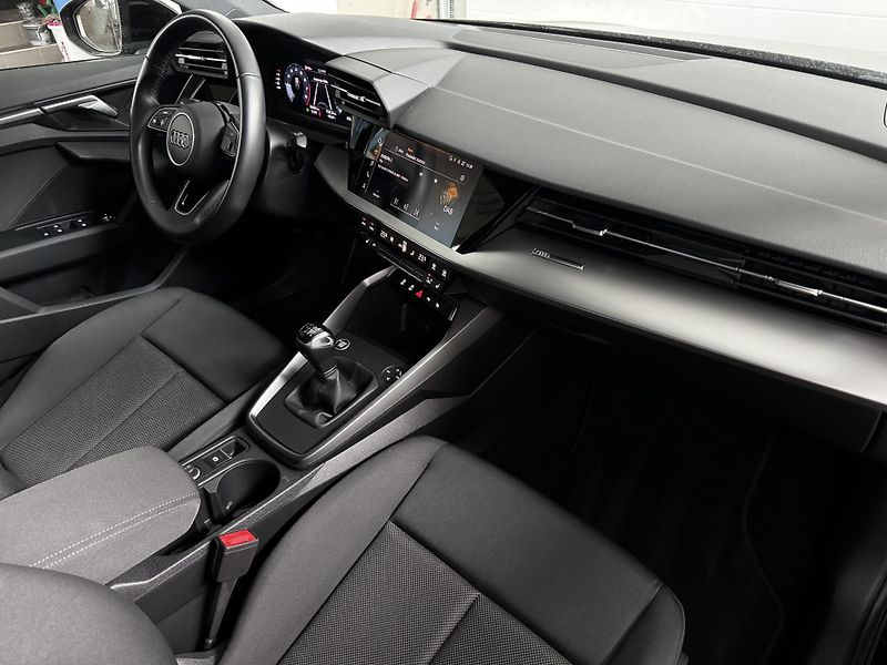 Audi A3 (2024) Sportback 35 TFSI - CZ - DPH - fotka 20 z 22