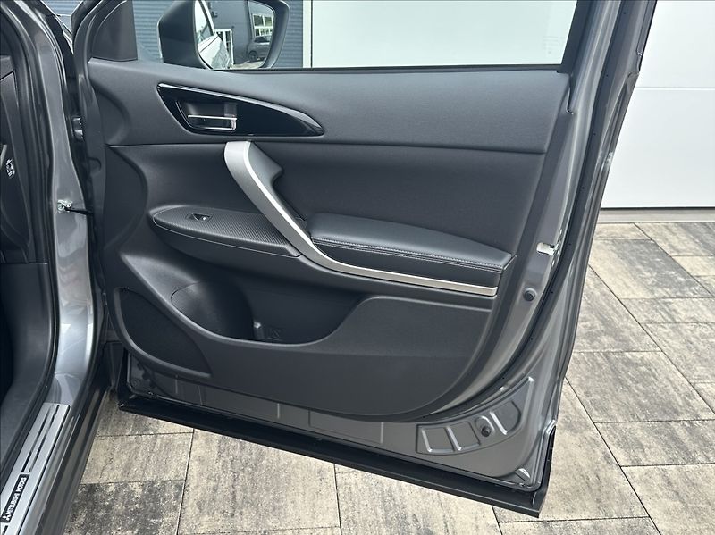 Mitsubishi Eclipse Cross 2,2 DI-D 148PS  Spirit+ A/T 4x - fotka 18 z 54