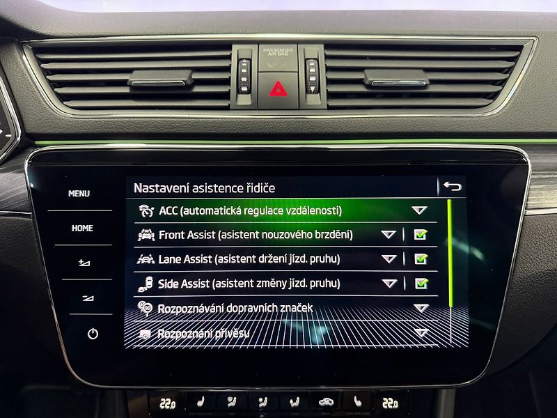 Škoda Superb 2.0 TDI DSG STYLE PLUS, DCC, A - fotka 19 z 33