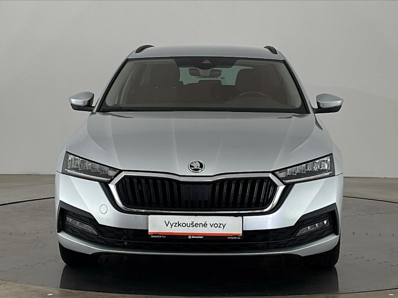 Škoda Octavia Ambition DSG - fotka 4 z 27