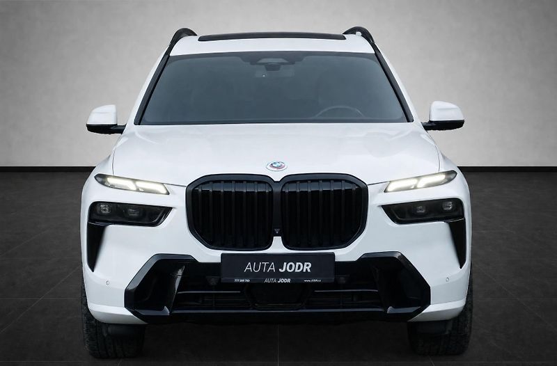BMW X7 40d xDrive, Masáže, Skylounge - fotka 8 z 47