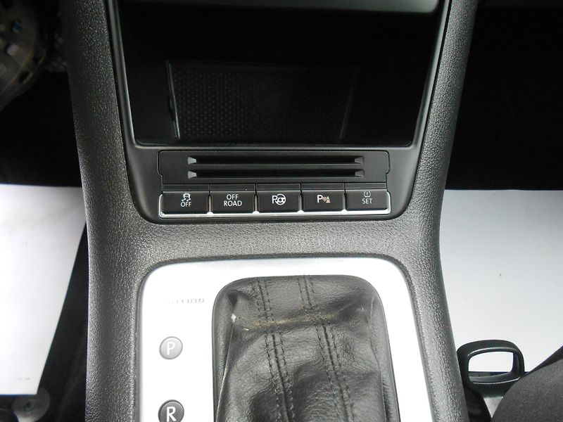 Volkswagen Tiguan 4x4,XENONY,DSG. - fotka 29 z 40