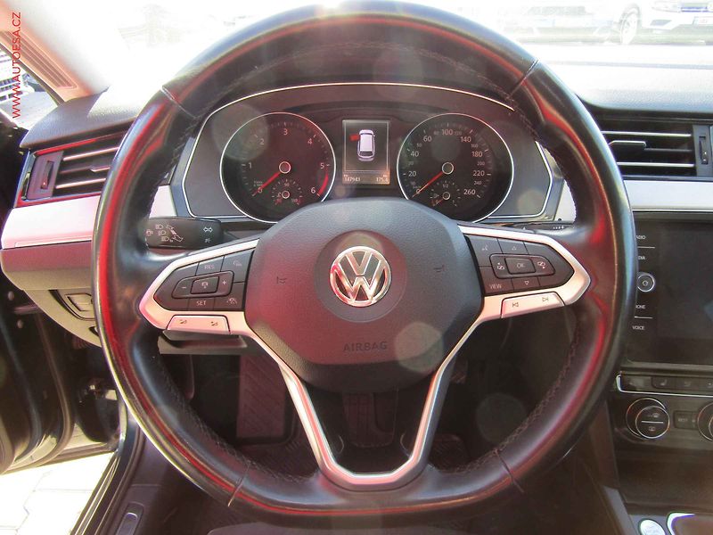 Volkswagen Passat (2020) 2.0TDI, ČR, LED, navi - fotka 15 z 18