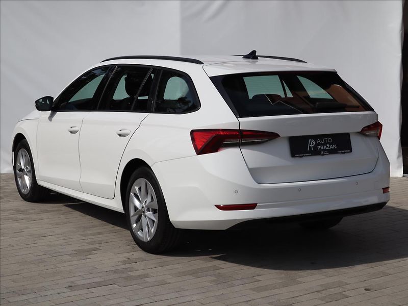 Škoda Octavia 1,5 TSi 110kW Selection ParkPi - fotka 4 z 38