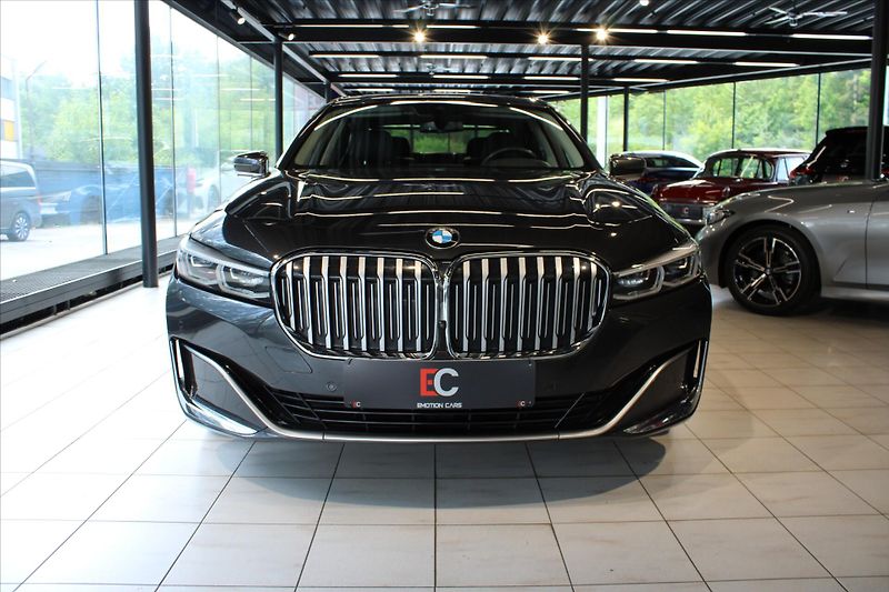 BMW Řada 7 740d xDrive Masáž/NezTop/360°/ - fotka 2 z 37