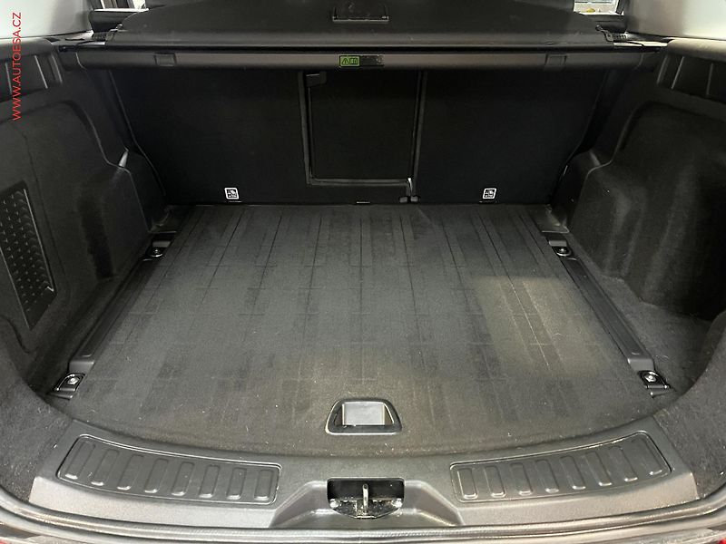 Land Rover Discovery Sport (2017) 2.0 TD4 4x4, AT, bixen, TZ - fotka 7 z 16