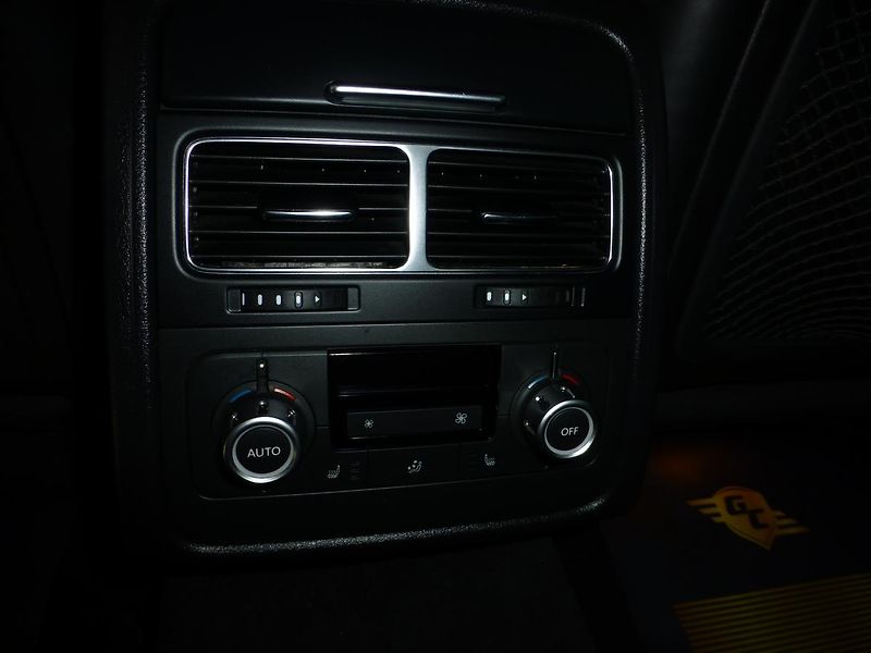 Volkswagen Touareg (2011) 3,0TDI*NAV*PANORAMA*TAŽNÉ 3,5T - fotka 21 z 33