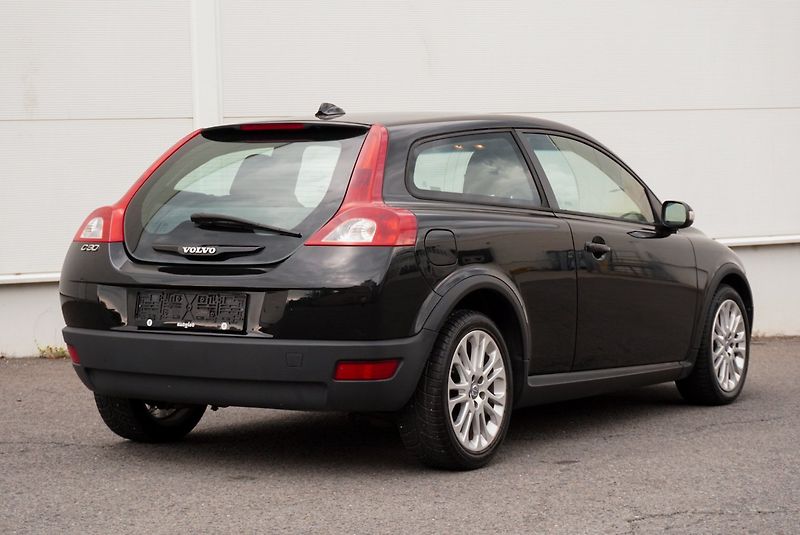 Volvo C30 1.6 16V Kinetic - fotka 8 z 36