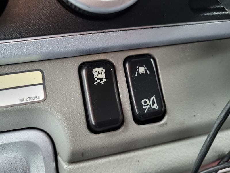 Mitsubishi Canter FUSO 3.0 BlueTEC automat - fotka 9 z 17