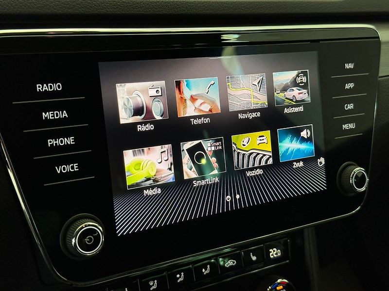 Škoda Superb 2.0TDI 110kW LED Webasto Tažné - fotka 22 z 40