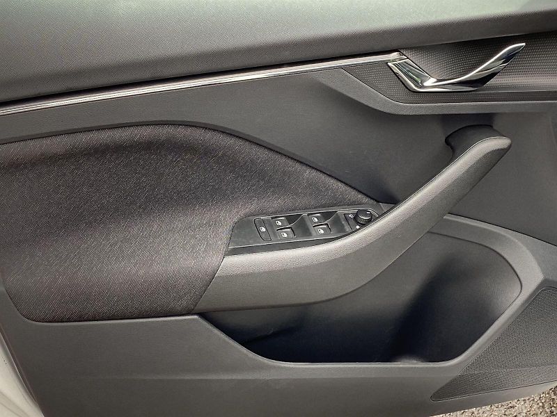 Škoda Scala (2022) 1.0 TSI Style - fotka 24 z 34