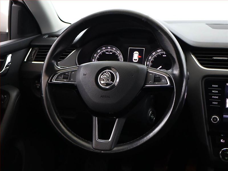 Škoda Octavia (2017) 2.0 TDI, Kůže, Navi, Tempomat - fotka 14 z 18