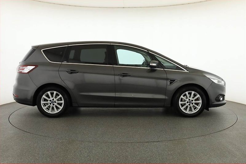 Ford S-MAX (2015) 2.0 TDCi, Automat, Navi - fotka 6 z 20