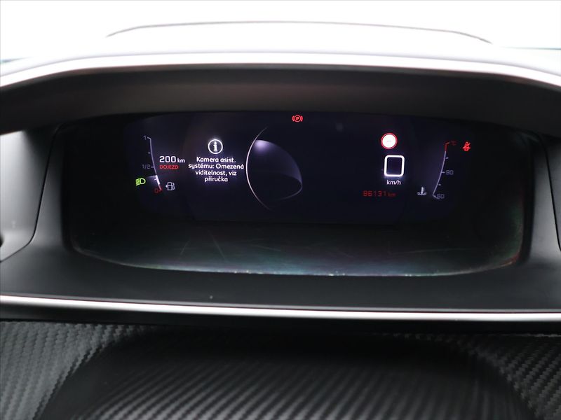 Peugeot 2008 1,2 PT CZ Allure LED - fotka 15 z 28