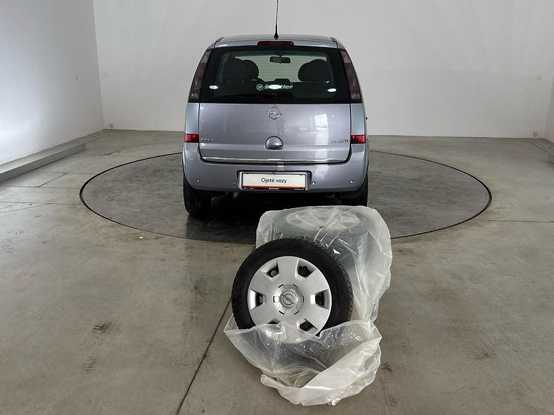 Opel Meriva Hatchback - fotka 24 z 26