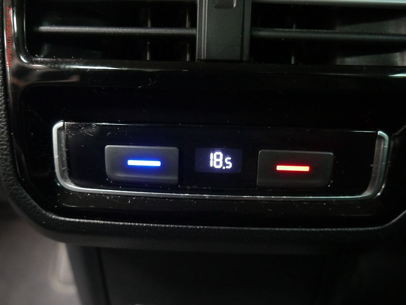 Volkswagen Passat (2015) 1.4TSI, AT, navi, LED - fotka 23 z 28