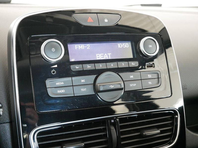 Renault Clio - fotka 18 z 24
