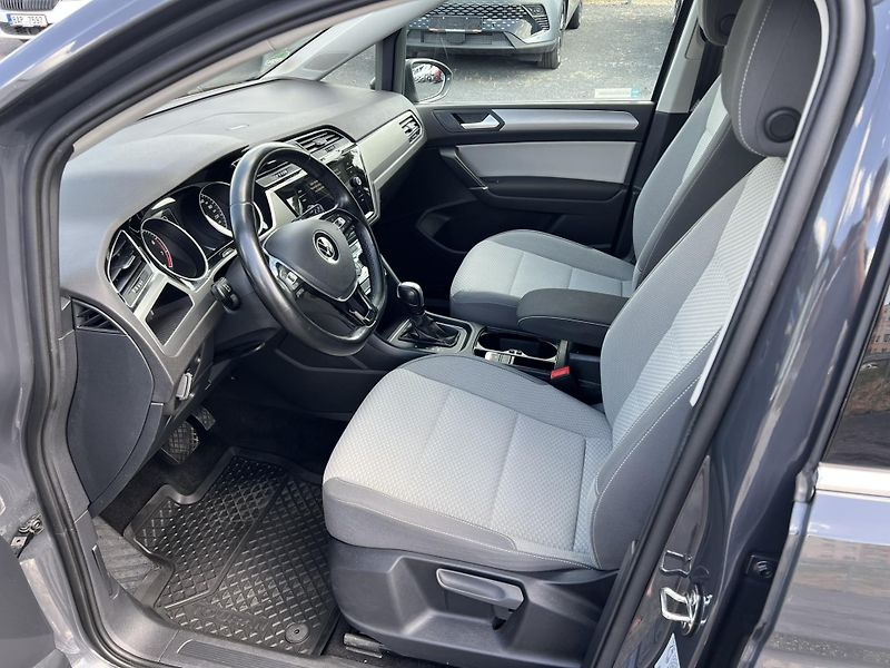 Volkswagen Touran (2021) 1.5TSI 110kW DSG 7.MÍST EVO - fotka 7 z 24