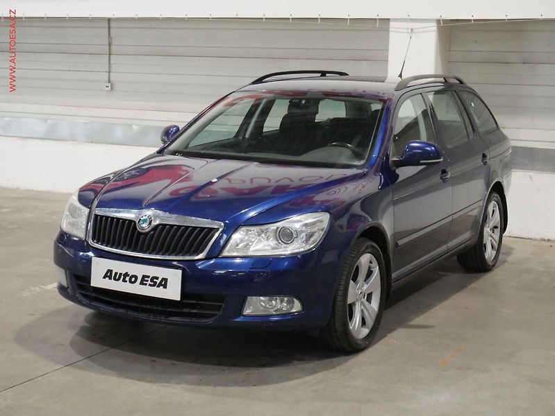 Škoda Octavia (2010) 2.0 TDi, Elegance, xenon - fotka 3 z 16
