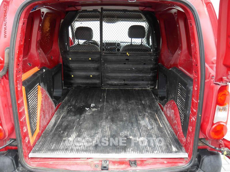 Citroën Berlingo (2009) 1.6i, ČR, TZ - fotka 8 z 12
