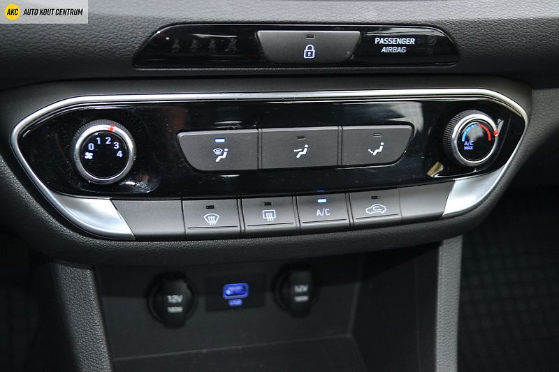 Hyundai i30 1.0T-GDI COMFORT ALU16 - fotka 23 z 48