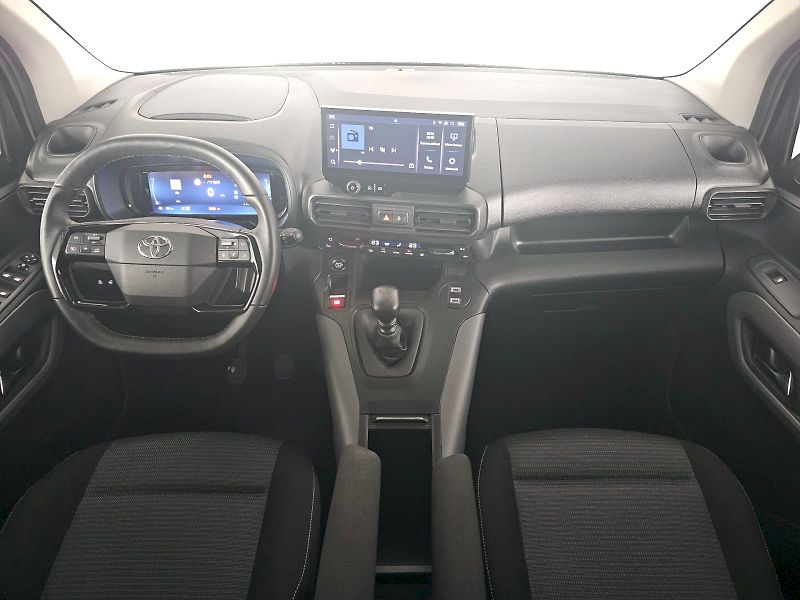 Toyota ProAce City Verso (2025) 1.2T 110k Short Family L1 - fotka 8 z 28