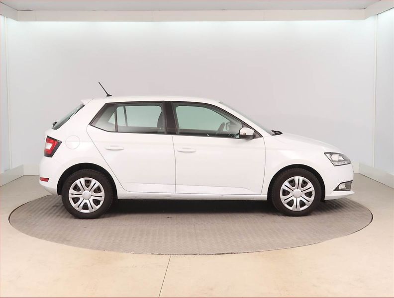 Škoda Fabia (2019) Ambition 1.0 TSI, Serv.kniha - fotka 6 z 14