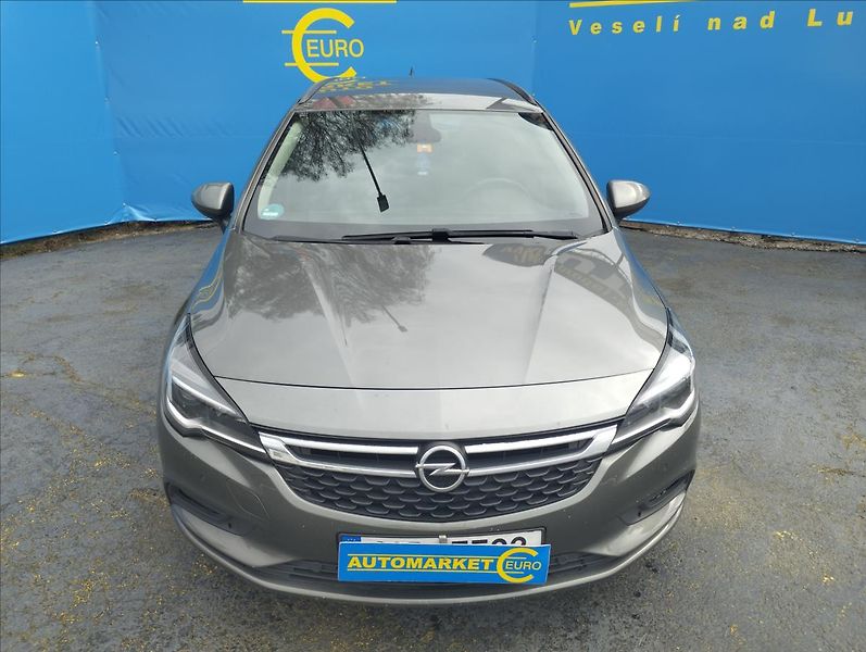 Opel Astra 1,4 T 110KW - fotka 2 z 17