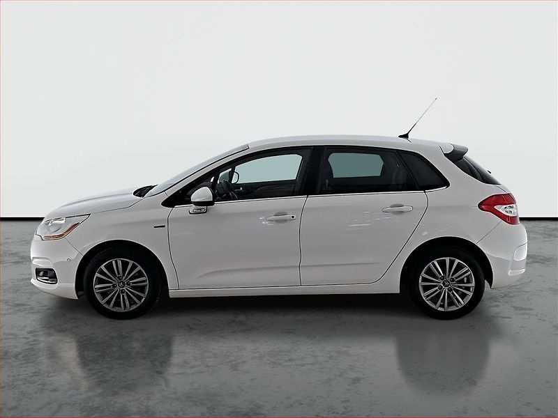 Citroën C4 (2012) Exclusive 1.6 HDi, Serv.kniha - fotka 3 z 19