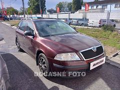 Škoda Octavia (2011) 1.6 MPi, ČR, servis.kniha, AC - fotografie inzerátu