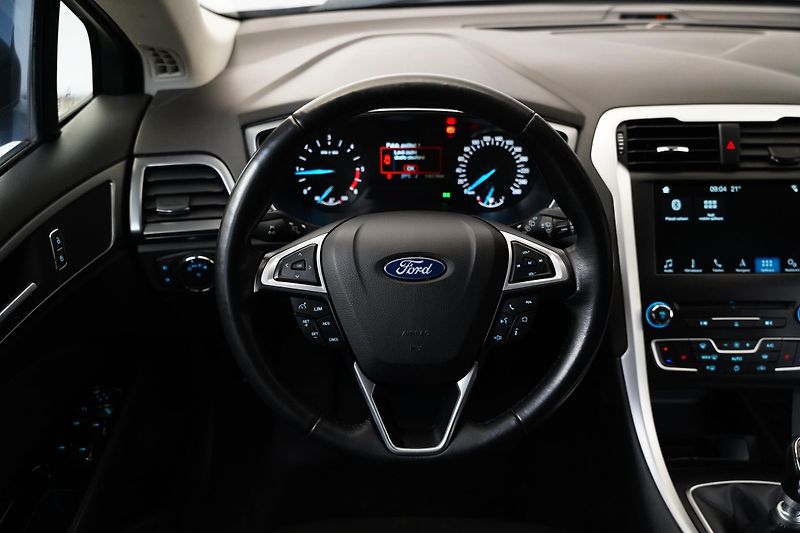 Ford Mondeo - fotka 17 z 26