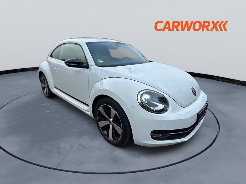 Volkswagen New Beetle (2015) 1.2Tsi 77kw Club - fotka 1 z 33