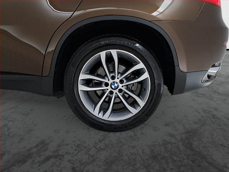 BMW X6 (2014) xDrive30d - fotka 15 z 20